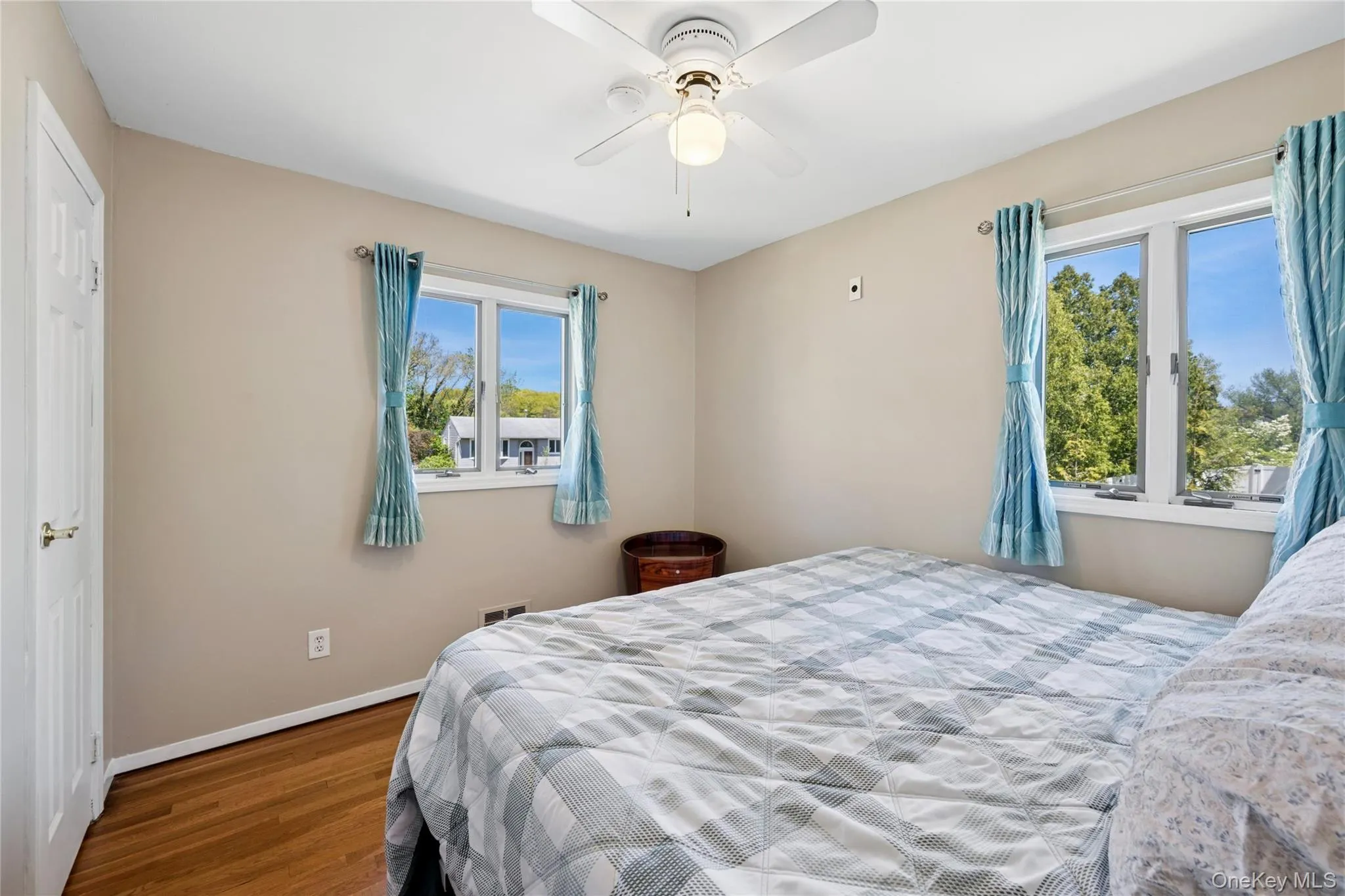 115 Morewood Drive, Smithtown, NY, 4 Bedrooms Bedrooms, 8 Rooms Rooms,2 BathroomsBathrooms,Residential,For Rent,Morewood,0,997755 115 Morewood Drive, Smithtown, NY, 4 Bedrooms Bedrooms, 8 Rooms Rooms,2 BathroomsBathrooms,Residential,For Rent,Morewood,0,997755