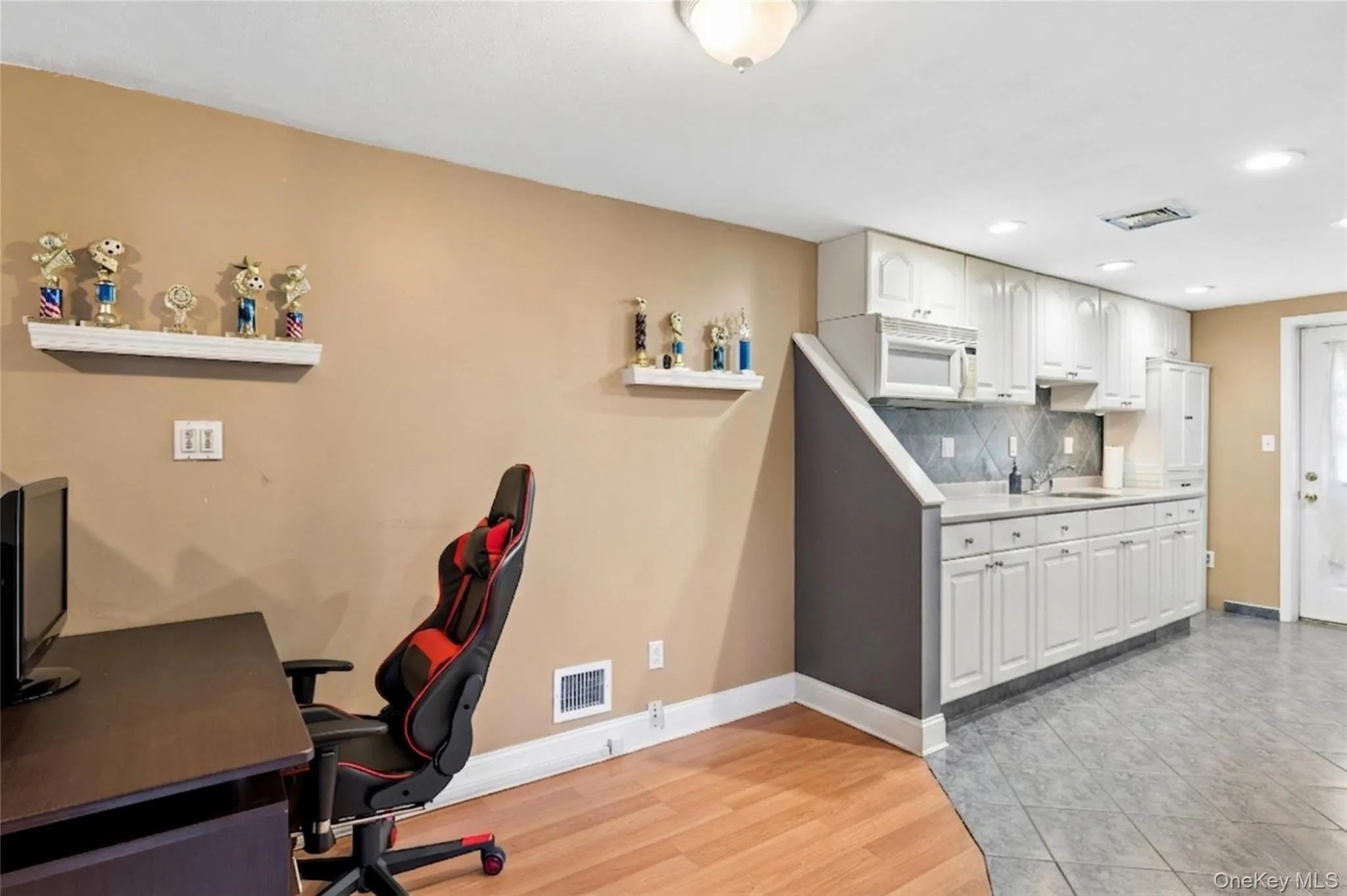 115 Morewood Drive, Smithtown, NY, 4 Bedrooms Bedrooms, 8 Rooms Rooms,2 BathroomsBathrooms,Residential,For Rent,Morewood,0,997755 115 Morewood Drive, Smithtown, NY, 4 Bedrooms Bedrooms, 8 Rooms Rooms,2 BathroomsBathrooms,Residential,For Rent,Morewood,0,997755