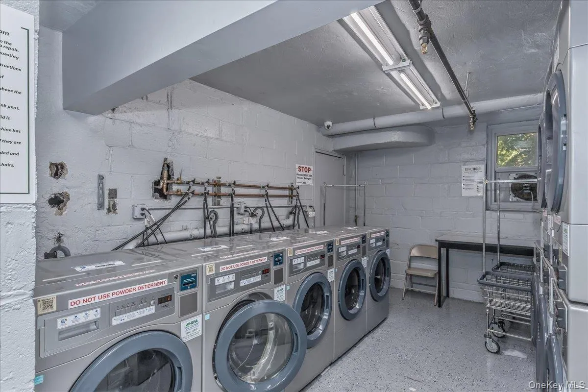 66-15 Thornton Place, New York, NY, 1 Bedroom Bedrooms, 3 Rooms Rooms,1 BathroomBathrooms,Residential,For Rent,Thornton,0,997756 66-15 Thornton Place, New York, NY, 1 Bedroom Bedrooms, 3 Rooms Rooms,1 BathroomBathrooms,Residential,For Rent,Thornton,0,997756