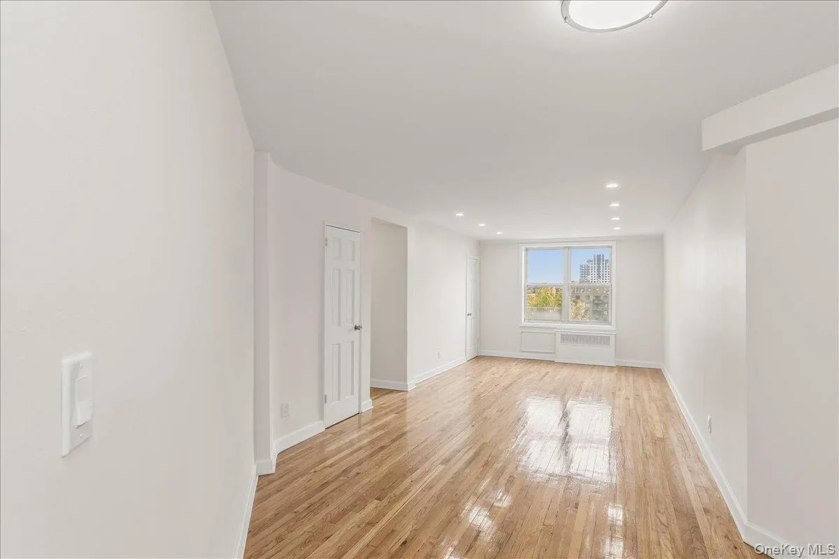 66-15 Thornton Place, New York, NY, 1 Bedroom Bedrooms, 3 Rooms Rooms,1 BathroomBathrooms,Residential,For Rent,Thornton,0,997756 66-15 Thornton Place, New York, NY, 1 Bedroom Bedrooms, 3 Rooms Rooms,1 BathroomBathrooms,Residential,For Rent,Thornton,0,997756