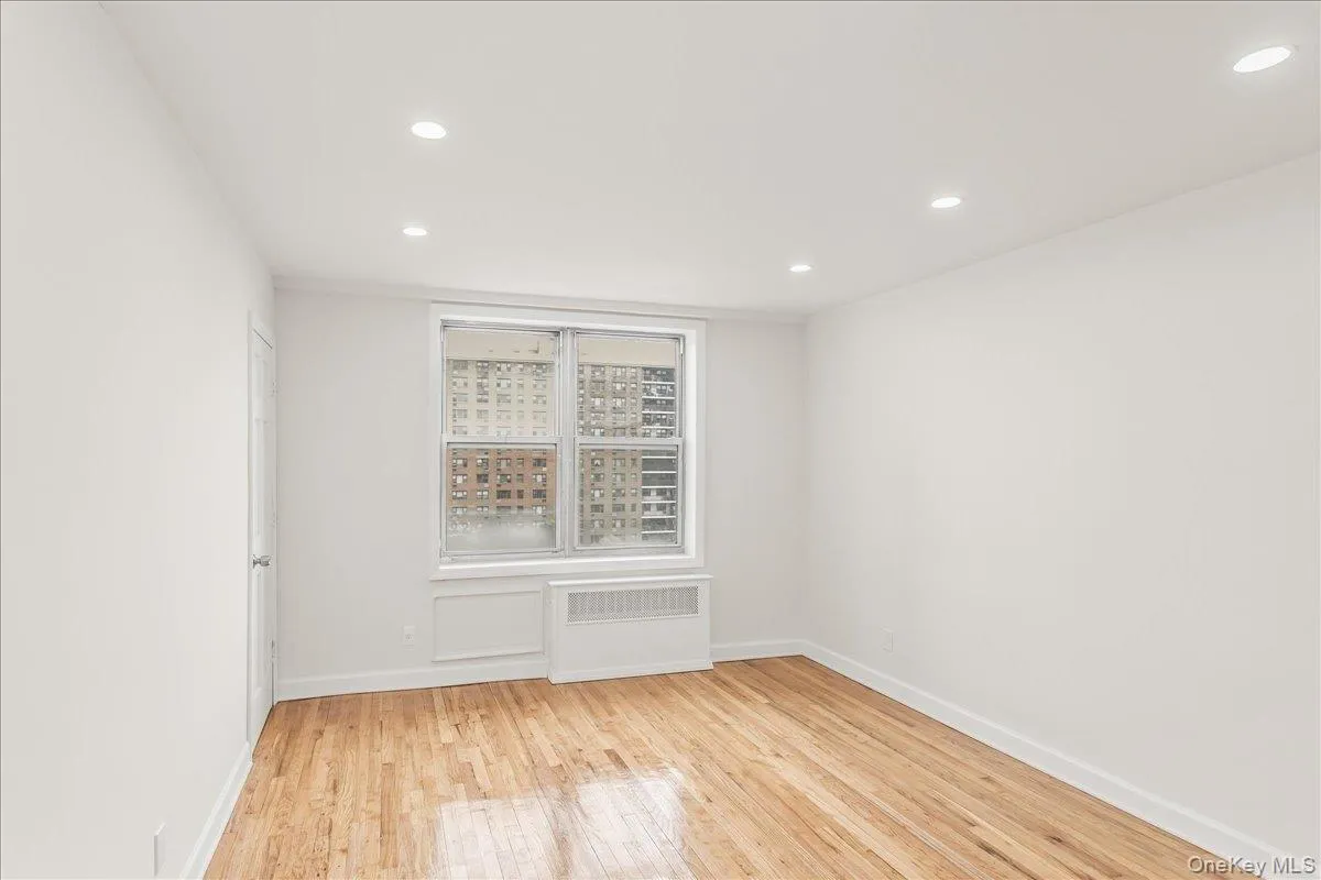 66-15 Thornton Place, New York, NY, 1 Bedroom Bedrooms, 3 Rooms Rooms,1 BathroomBathrooms,Residential,For Rent,Thornton,0,997756 66-15 Thornton Place, New York, NY, 1 Bedroom Bedrooms, 3 Rooms Rooms,1 BathroomBathrooms,Residential,For Rent,Thornton,0,997756