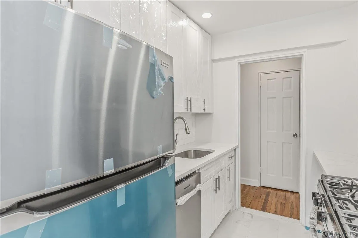 66-15 Thornton Place, New York, NY, 1 Bedroom Bedrooms, 3 Rooms Rooms,1 BathroomBathrooms,Residential,For Rent,Thornton,0,997756 66-15 Thornton Place, New York, NY, 1 Bedroom Bedrooms, 3 Rooms Rooms,1 BathroomBathrooms,Residential,For Rent,Thornton,0,997756