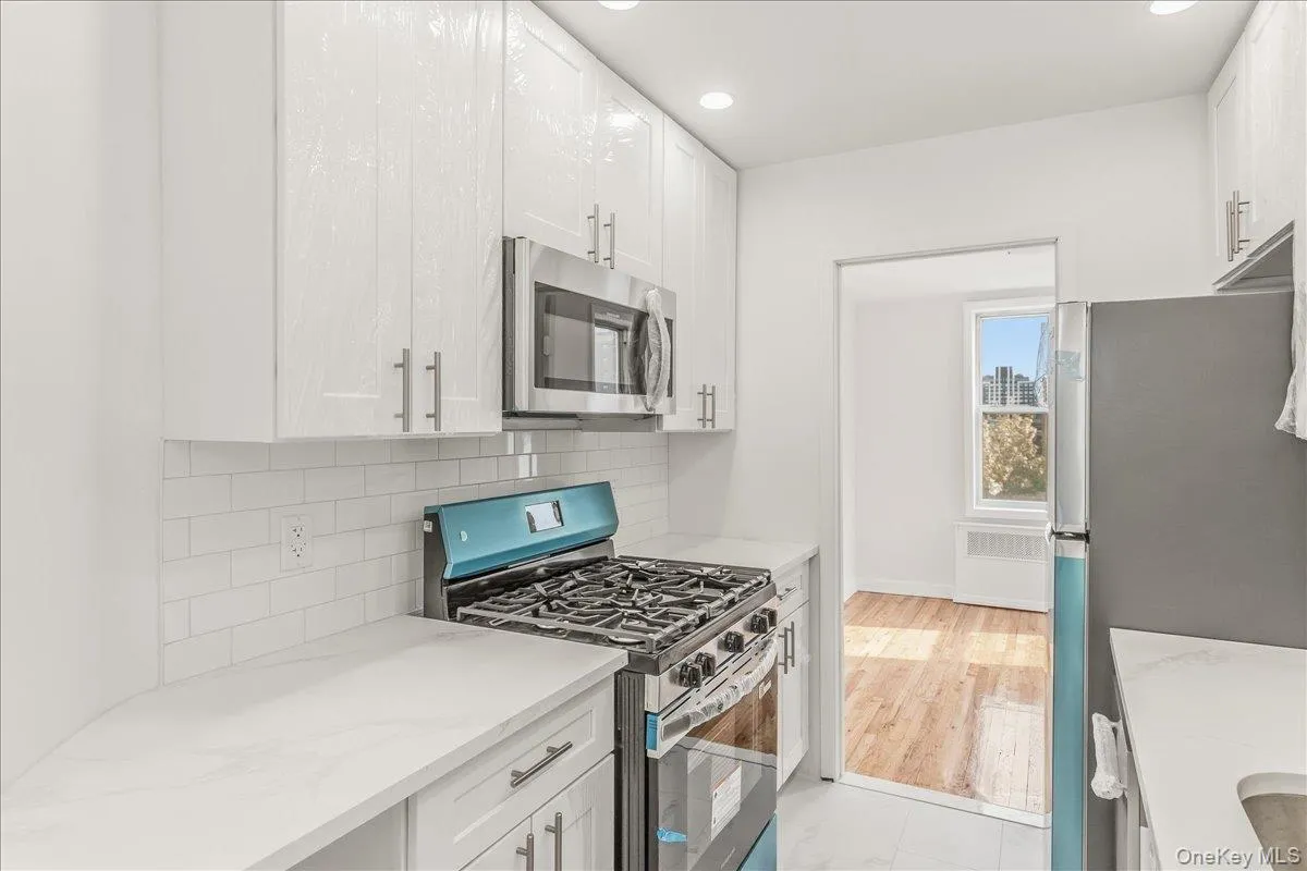 66-15 Thornton Place, New York, NY, 1 Bedroom Bedrooms, 3 Rooms Rooms,1 BathroomBathrooms,Residential,For Rent,Thornton,0,997756 66-15 Thornton Place, New York, NY, 1 Bedroom Bedrooms, 3 Rooms Rooms,1 BathroomBathrooms,Residential,For Rent,Thornton,0,997756
