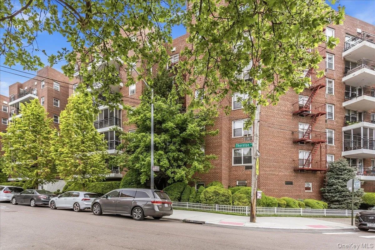 66-15 Thornton Place, New York, NY, 1 Bedroom Bedrooms, 3 Rooms Rooms,1 BathroomBathrooms,Residential,For Rent,Thornton,0,997756 66-15 Thornton Place, New York, NY, 1 Bedroom Bedrooms, 3 Rooms Rooms,1 BathroomBathrooms,Residential,For Rent,Thornton,0,997756
