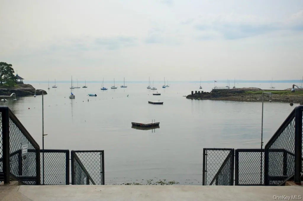 14 Chatsworth Avenue, Mamaroneck, NY, 1 Bedroom Bedrooms, 4 Rooms Rooms,1 BathroomBathrooms,Residential Lease,For Rent,Chatsworth,0,997759 14 Chatsworth Avenue, Mamaroneck, NY, 1 Bedroom Bedrooms, 4 Rooms Rooms,1 BathroomBathrooms,Residential Lease,For Rent,Chatsworth,0,997759