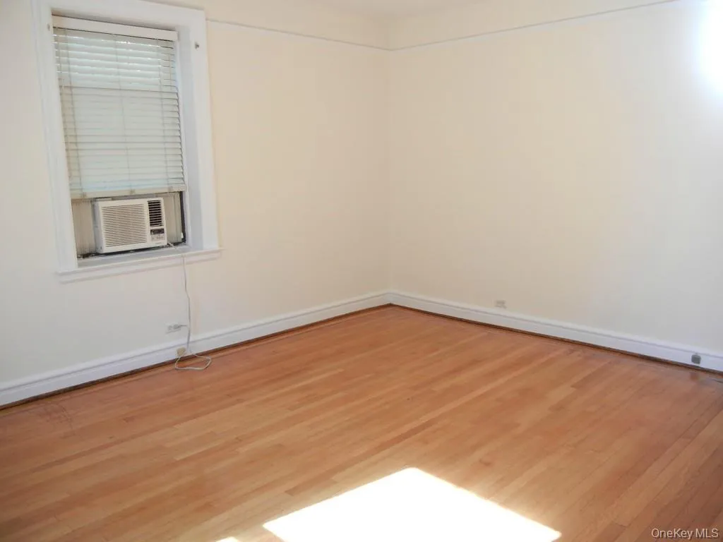 14 Chatsworth Avenue, Mamaroneck, NY, 1 Bedroom Bedrooms, 4 Rooms Rooms,1 BathroomBathrooms,Residential Lease,For Rent,Chatsworth,0,997759 14 Chatsworth Avenue, Mamaroneck, NY, 1 Bedroom Bedrooms, 4 Rooms Rooms,1 BathroomBathrooms,Residential Lease,For Rent,Chatsworth,0,997759