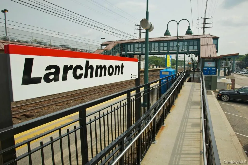 14 Chatsworth Avenue, Mamaroneck, NY, 1 Bedroom Bedrooms, 4 Rooms Rooms,1 BathroomBathrooms,Residential Lease,For Rent,Chatsworth,0,997759 14 Chatsworth Avenue, Mamaroneck, NY, 1 Bedroom Bedrooms, 4 Rooms Rooms,1 BathroomBathrooms,Residential Lease,For Rent,Chatsworth,0,997759