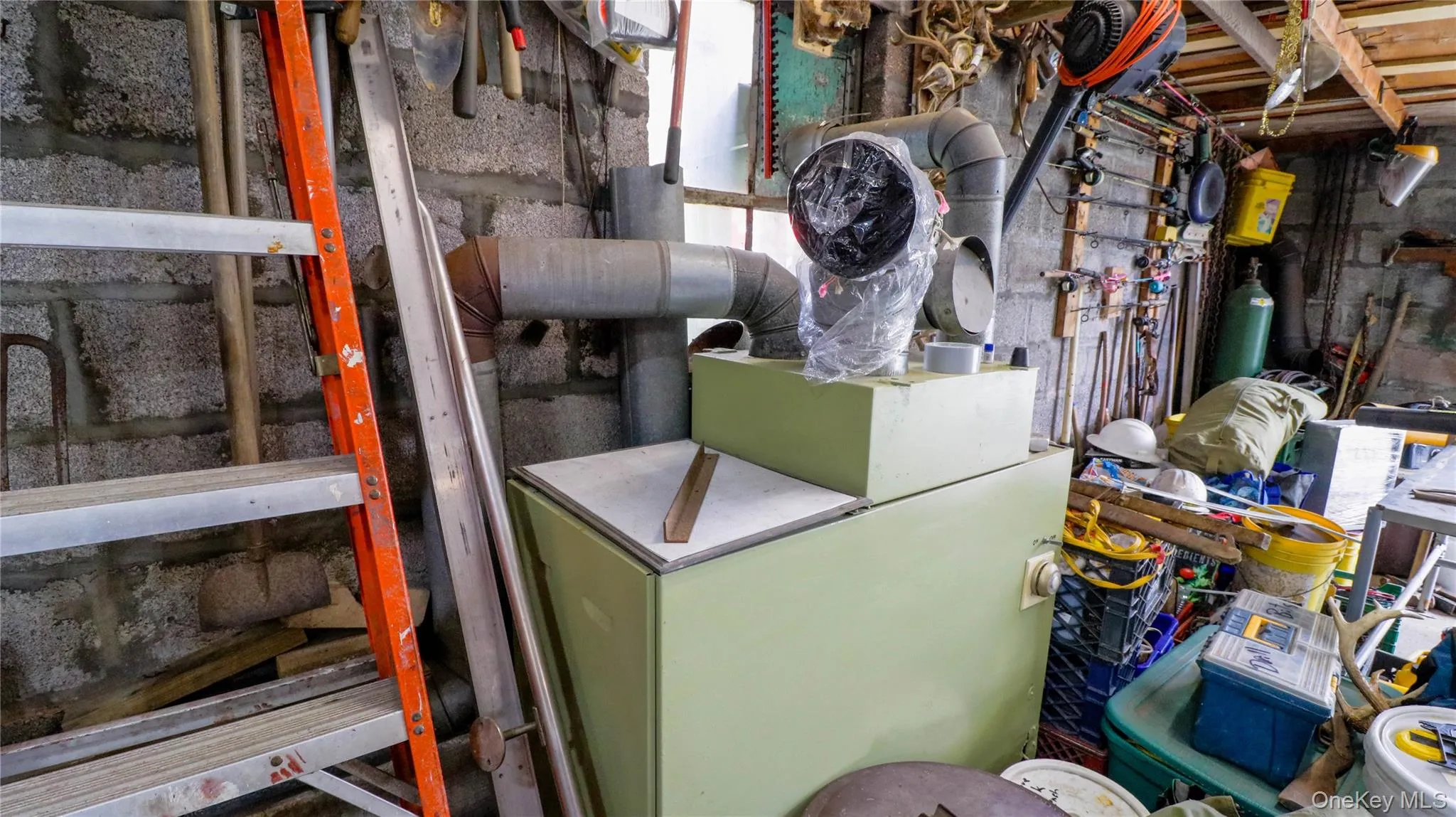 Garage heating system. Garage heating system.