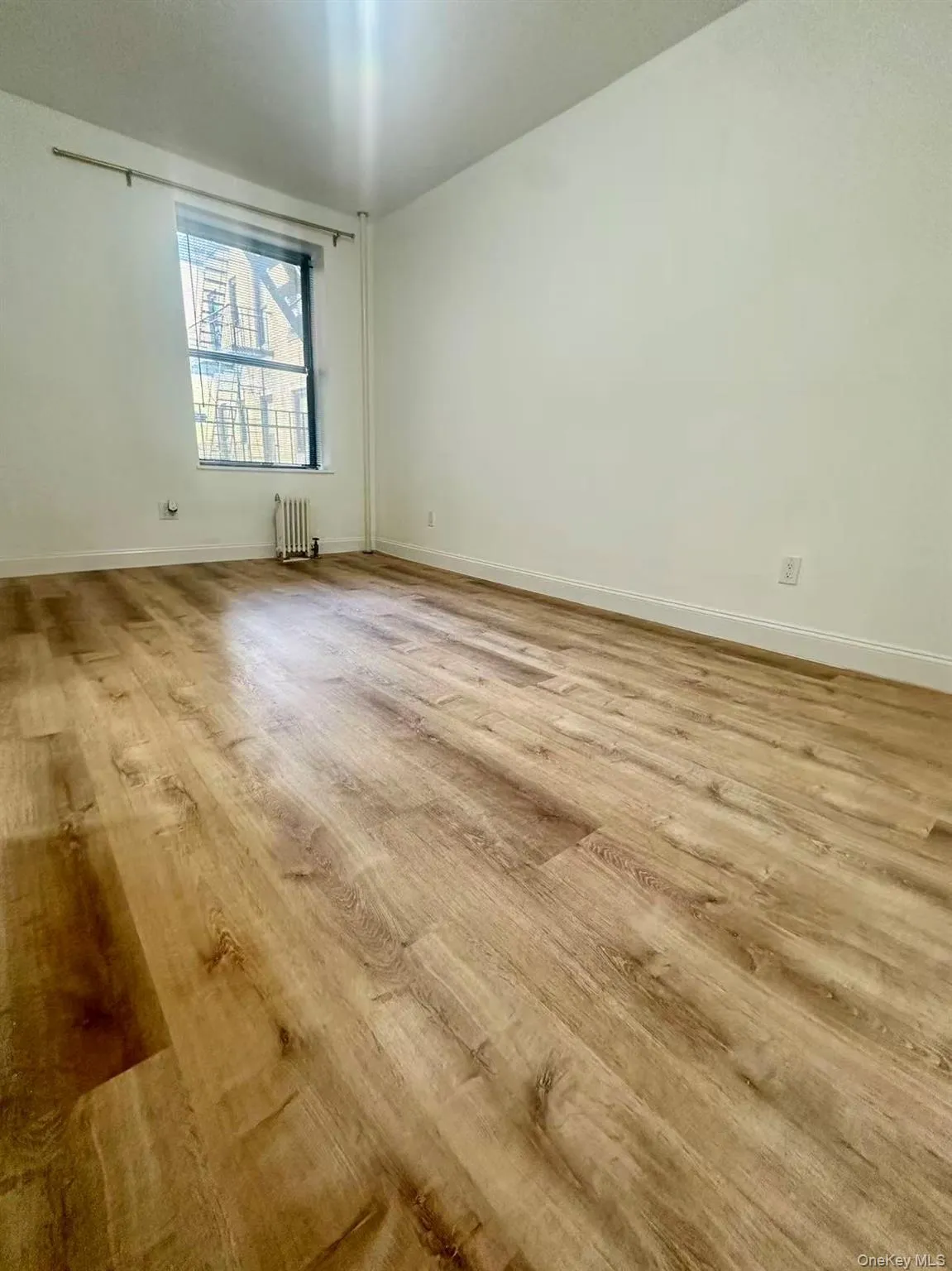 61-09 39th Avenue, New York, NY, 1 Bedroom Bedrooms, 4 Rooms Rooms,1 BathroomBathrooms,Residential,For Rent,39th,0,997787 61-09 39th Avenue, New York, NY, 1 Bedroom Bedrooms, 4 Rooms Rooms,1 BathroomBathrooms,Residential,For Rent,39th,0,997787