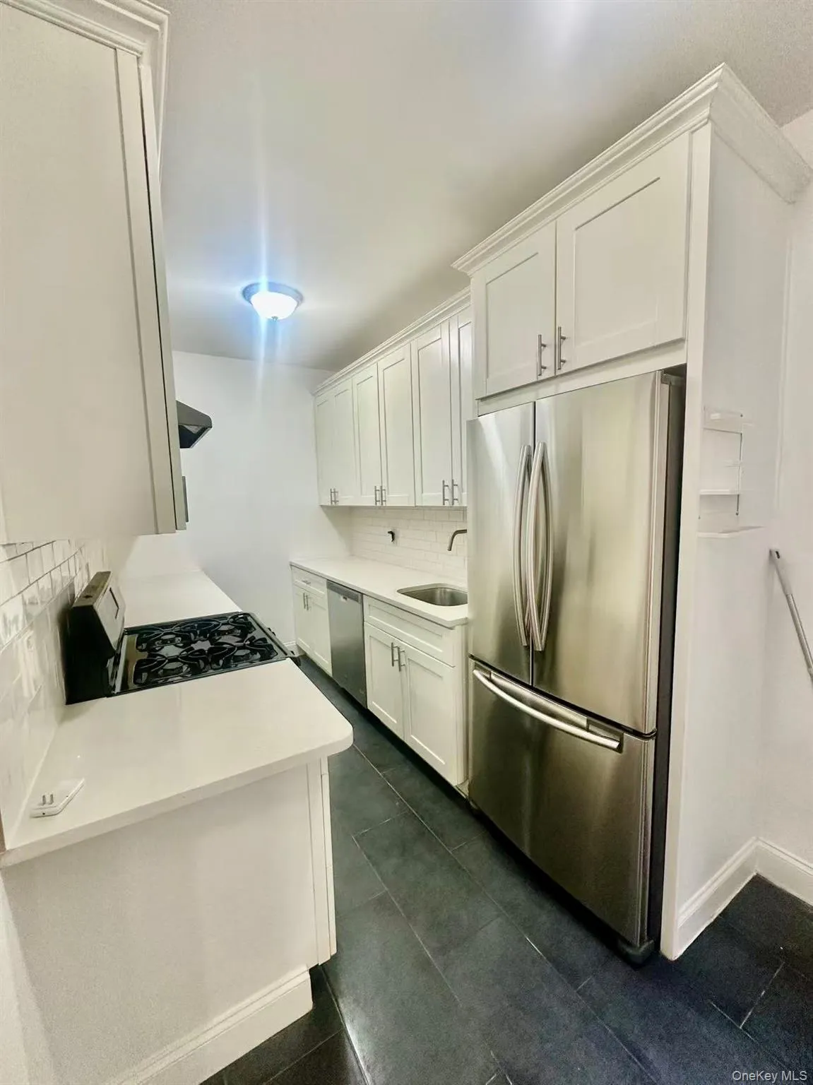 61-09 39th Avenue, New York, NY, 1 Bedroom Bedrooms, 4 Rooms Rooms,1 BathroomBathrooms,Residential,For Rent,39th,0,997787 61-09 39th Avenue, New York, NY, 1 Bedroom Bedrooms, 4 Rooms Rooms,1 BathroomBathrooms,Residential,For Rent,39th,0,997787