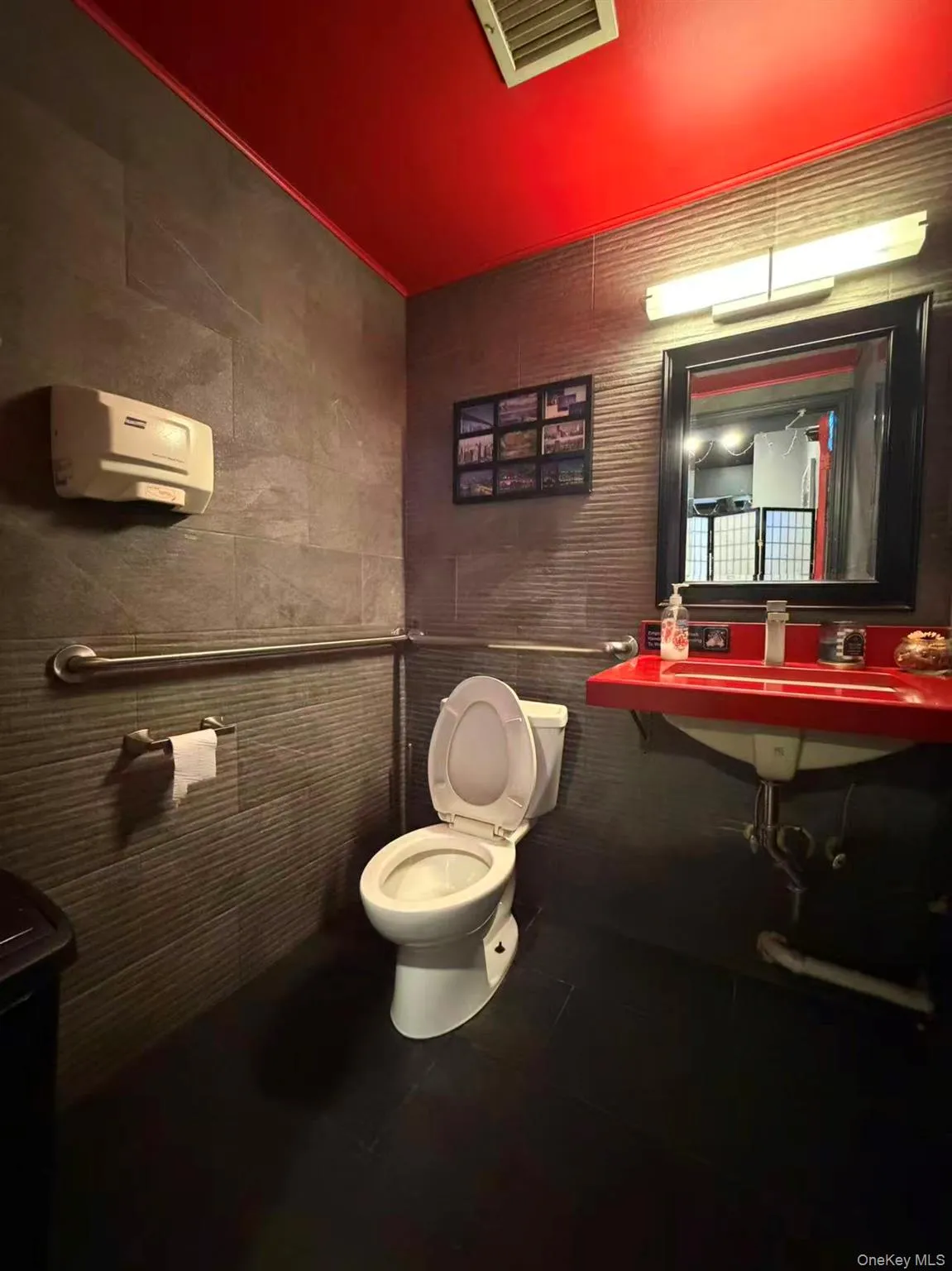 4318 Main Street, New York, NY, ,Commercial Lease,For Rent,Main,0,997790 4318 Main Street, New York, NY, ,Commercial Lease,For Rent,Main,0,997790