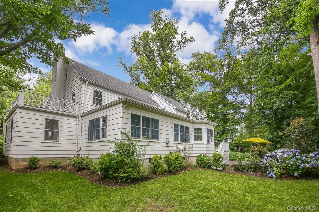 Peaceful .31 acre level lot. Peaceful .31 acre level lot.