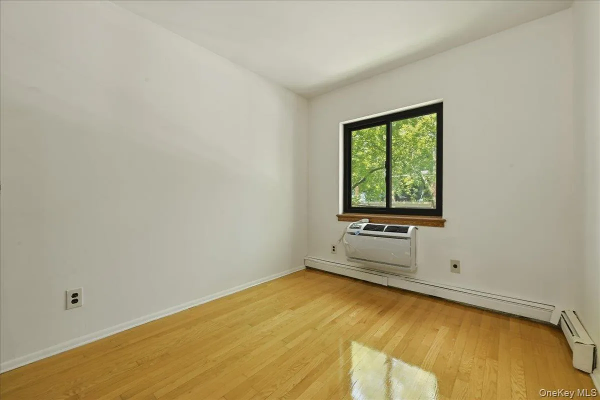 7116 162nd Street, New York, NY, 3 Bedrooms Bedrooms, 6 Rooms Rooms,2 BathroomsBathrooms,Residential Sale,For Rent,162nd,0,997808 7116 162nd Street, New York, NY, 3 Bedrooms Bedrooms, 6 Rooms Rooms,2 BathroomsBathrooms,Residential Sale,For Rent,162nd,0,997808