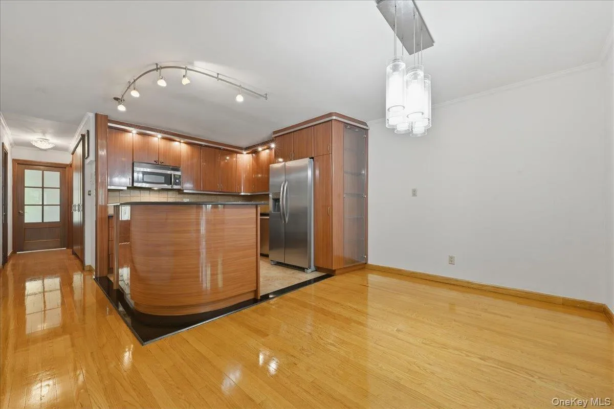 7116 162nd Street, New York, NY, 3 Bedrooms Bedrooms, 6 Rooms Rooms,2 BathroomsBathrooms,Residential Sale,For Rent,162nd,0,997808 7116 162nd Street, New York, NY, 3 Bedrooms Bedrooms, 6 Rooms Rooms,2 BathroomsBathrooms,Residential Sale,For Rent,162nd,0,997808