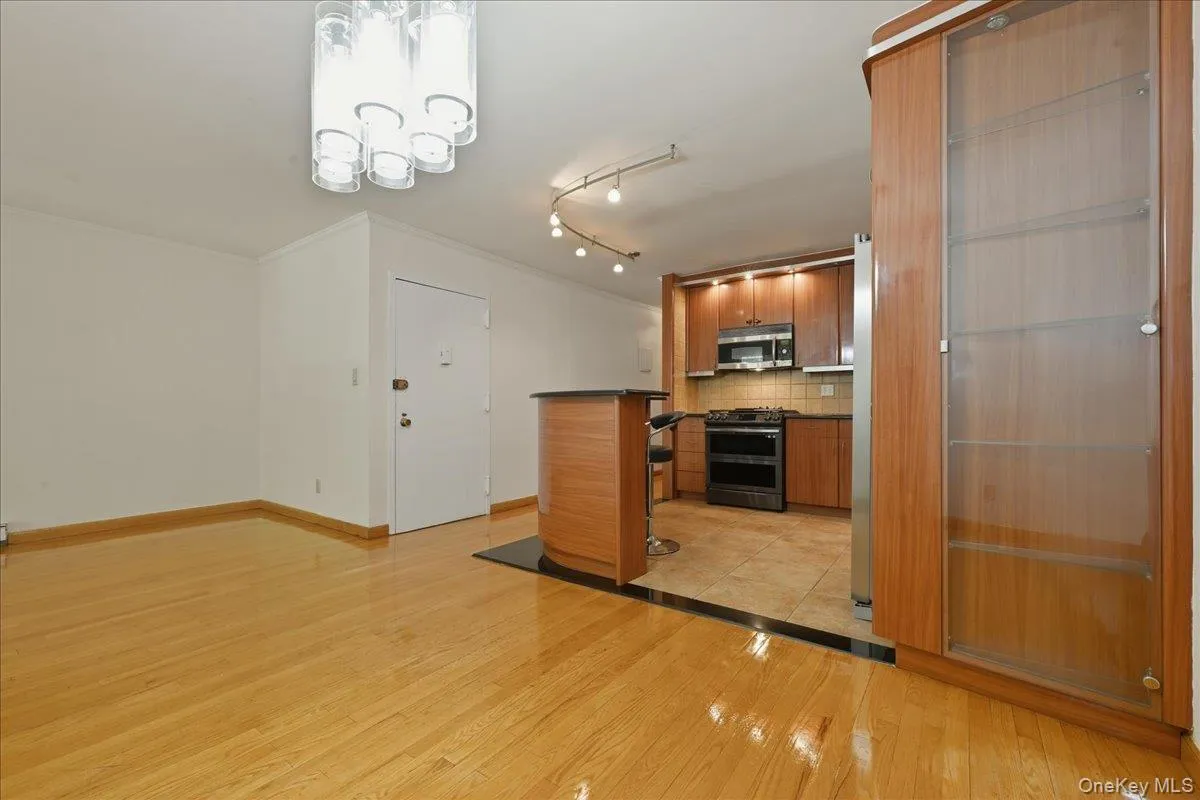 7116 162nd Street, New York, NY, 3 Bedrooms Bedrooms, 6 Rooms Rooms,2 BathroomsBathrooms,Residential Sale,For Rent,162nd,0,997808 7116 162nd Street, New York, NY, 3 Bedrooms Bedrooms, 6 Rooms Rooms,2 BathroomsBathrooms,Residential Sale,For Rent,162nd,0,997808