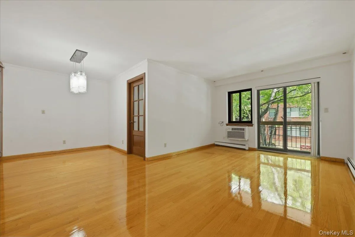 7116 162nd Street, New York, NY, 3 Bedrooms Bedrooms, 6 Rooms Rooms,2 BathroomsBathrooms,Residential Sale,For Rent,162nd,0,997808 7116 162nd Street, New York, NY, 3 Bedrooms Bedrooms, 6 Rooms Rooms,2 BathroomsBathrooms,Residential Sale,For Rent,162nd,0,997808