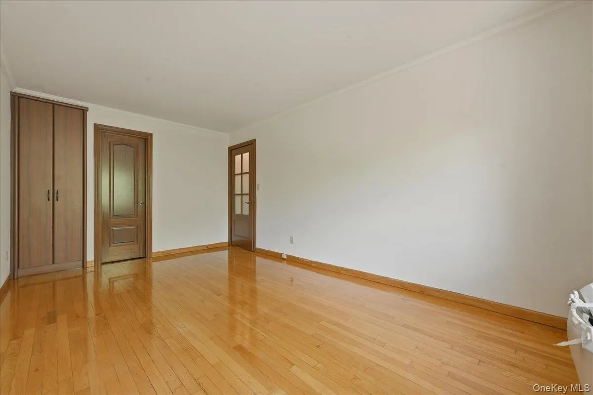 7116 162nd Street, New York, NY, 3 Bedrooms Bedrooms, 6 Rooms Rooms,2 BathroomsBathrooms,Residential Sale,For Rent,162nd,0,997808 7116 162nd Street, New York, NY, 3 Bedrooms Bedrooms, 6 Rooms Rooms,2 BathroomsBathrooms,Residential Sale,For Rent,162nd,0,997808