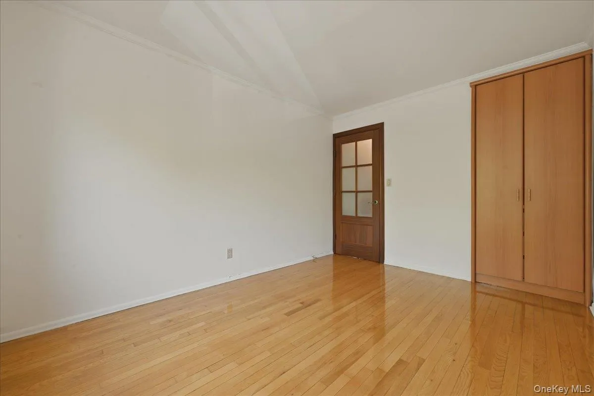 7116 162nd Street, New York, NY, 3 Bedrooms Bedrooms, 6 Rooms Rooms,2 BathroomsBathrooms,Residential Sale,For Rent,162nd,0,997808 7116 162nd Street, New York, NY, 3 Bedrooms Bedrooms, 6 Rooms Rooms,2 BathroomsBathrooms,Residential Sale,For Rent,162nd,0,997808