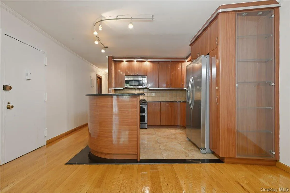 7116 162nd Street, New York, NY, 3 Bedrooms Bedrooms, 6 Rooms Rooms,2 BathroomsBathrooms,Residential Sale,For Rent,162nd,0,997808 7116 162nd Street, New York, NY, 3 Bedrooms Bedrooms, 6 Rooms Rooms,2 BathroomsBathrooms,Residential Sale,For Rent,162nd,0,997808