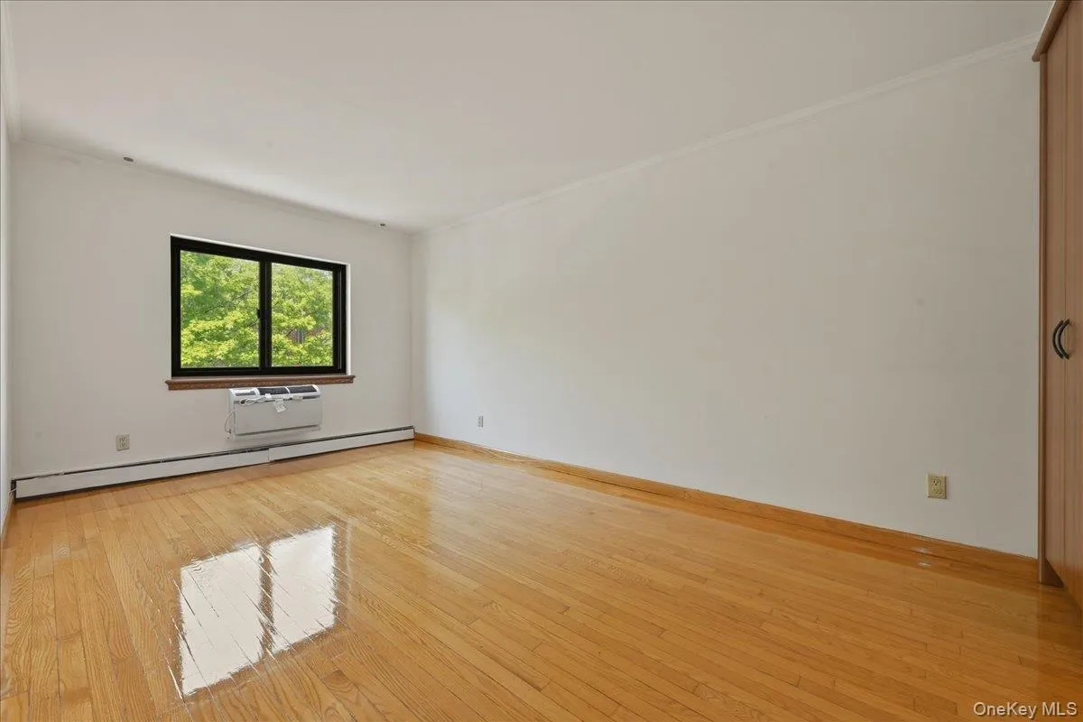 7116 162nd Street, New York, NY, 3 Bedrooms Bedrooms, 6 Rooms Rooms,2 BathroomsBathrooms,Residential Sale,For Rent,162nd,0,997808 7116 162nd Street, New York, NY, 3 Bedrooms Bedrooms, 6 Rooms Rooms,2 BathroomsBathrooms,Residential Sale,For Rent,162nd,0,997808