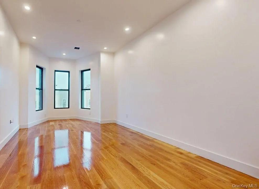 1198 Greene Avenue, New York, NY, 3 Bedrooms Bedrooms, 5 Rooms Rooms,2 BathroomsBathrooms,Residential Lease,For Rent,Greene,0,997812 1198 Greene Avenue, New York, NY, 3 Bedrooms Bedrooms, 5 Rooms Rooms,2 BathroomsBathrooms,Residential Lease,For Rent,Greene,0,997812