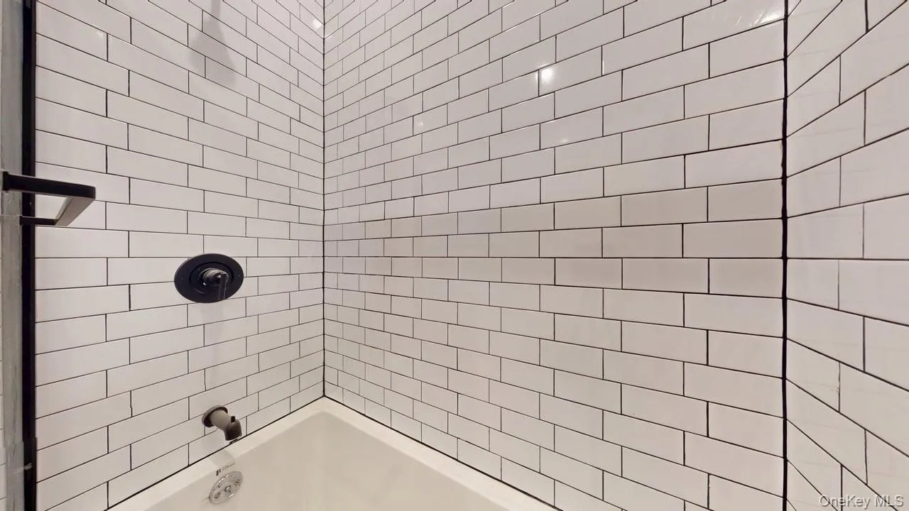 1198 Greene Avenue, New York, NY, 3 Bedrooms Bedrooms, 5 Rooms Rooms,2 BathroomsBathrooms,Residential Lease,For Rent,Greene,0,997812 1198 Greene Avenue, New York, NY, 3 Bedrooms Bedrooms, 5 Rooms Rooms,2 BathroomsBathrooms,Residential Lease,For Rent,Greene,0,997812