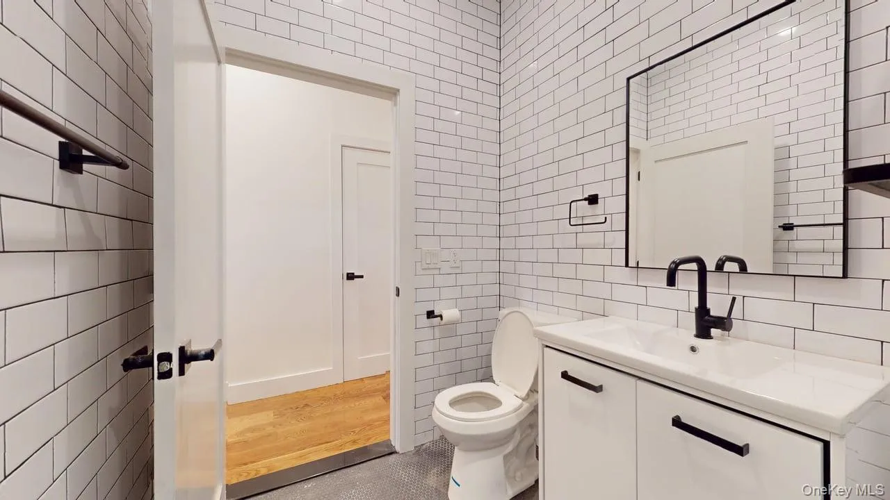 1198 Greene Avenue, New York, NY, 3 Bedrooms Bedrooms, 5 Rooms Rooms,2 BathroomsBathrooms,Residential Lease,For Rent,Greene,0,997812 1198 Greene Avenue, New York, NY, 3 Bedrooms Bedrooms, 5 Rooms Rooms,2 BathroomsBathrooms,Residential Lease,For Rent,Greene,0,997812