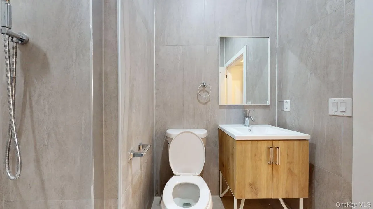 1198 Greene Avenue, New York, NY, 3 Bedrooms Bedrooms, 5 Rooms Rooms,2 BathroomsBathrooms,Residential Lease,For Rent,Greene,0,997812 1198 Greene Avenue, New York, NY, 3 Bedrooms Bedrooms, 5 Rooms Rooms,2 BathroomsBathrooms,Residential Lease,For Rent,Greene,0,997812
