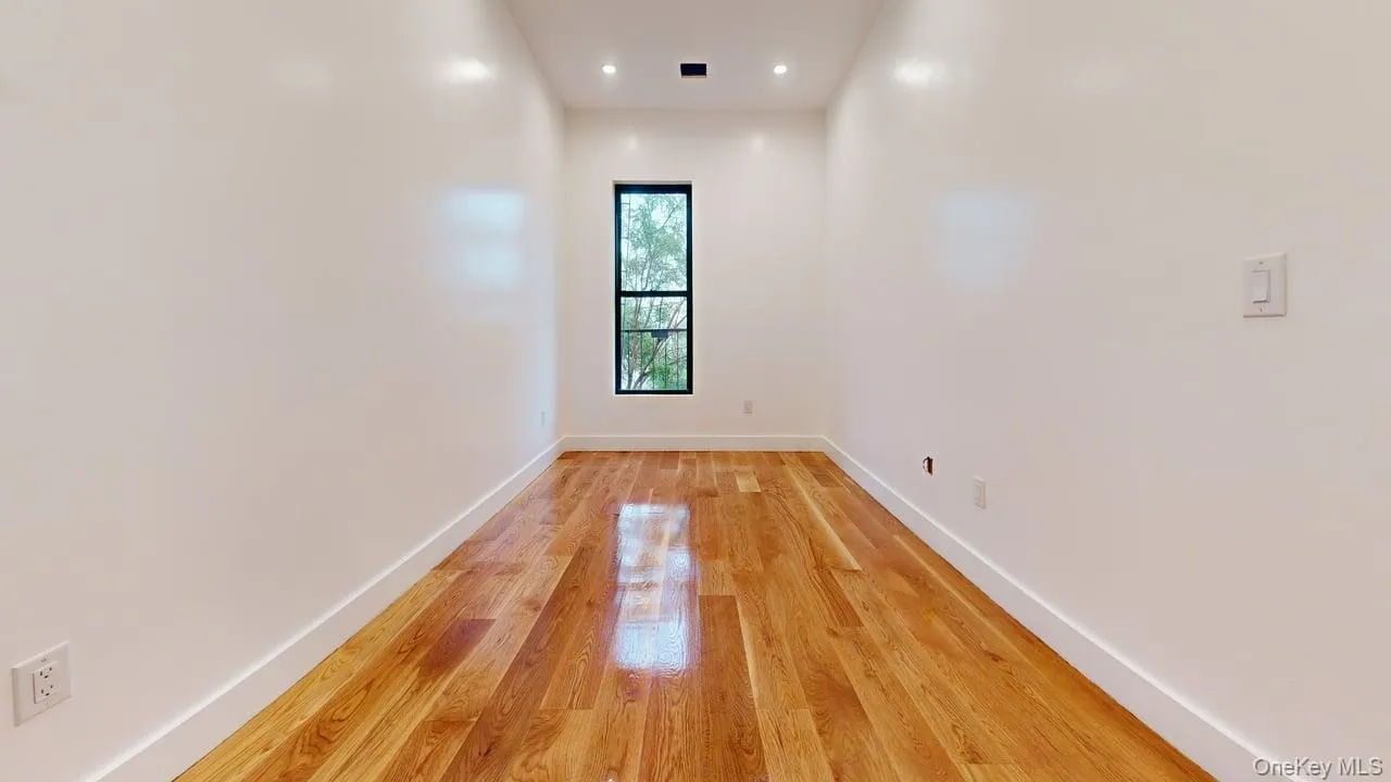 1198 Greene Avenue, New York, NY, 3 Bedrooms Bedrooms, 5 Rooms Rooms,2 BathroomsBathrooms,Residential Lease,For Rent,Greene,0,997812 1198 Greene Avenue, New York, NY, 3 Bedrooms Bedrooms, 5 Rooms Rooms,2 BathroomsBathrooms,Residential Lease,For Rent,Greene,0,997812