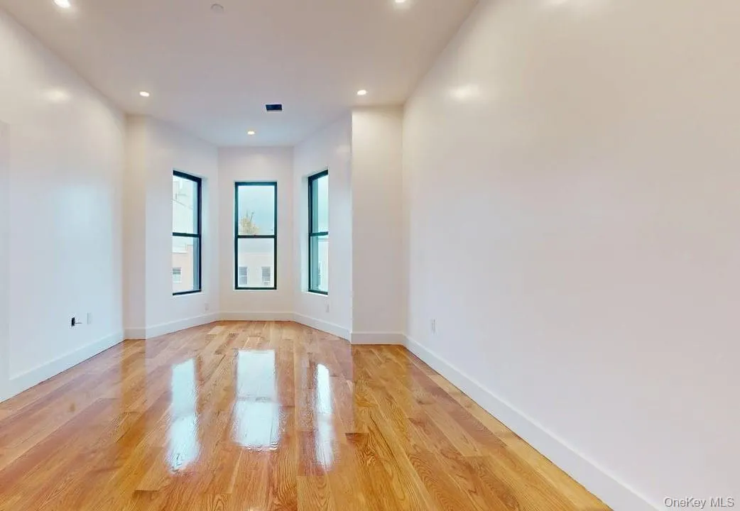 1198 Greene Avenue, New York, NY, 3 Bedrooms Bedrooms, 5 Rooms Rooms,2 BathroomsBathrooms,Residential Lease,For Rent,Greene,0,997812 1198 Greene Avenue, New York, NY, 3 Bedrooms Bedrooms, 5 Rooms Rooms,2 BathroomsBathrooms,Residential Lease,For Rent,Greene,0,997812