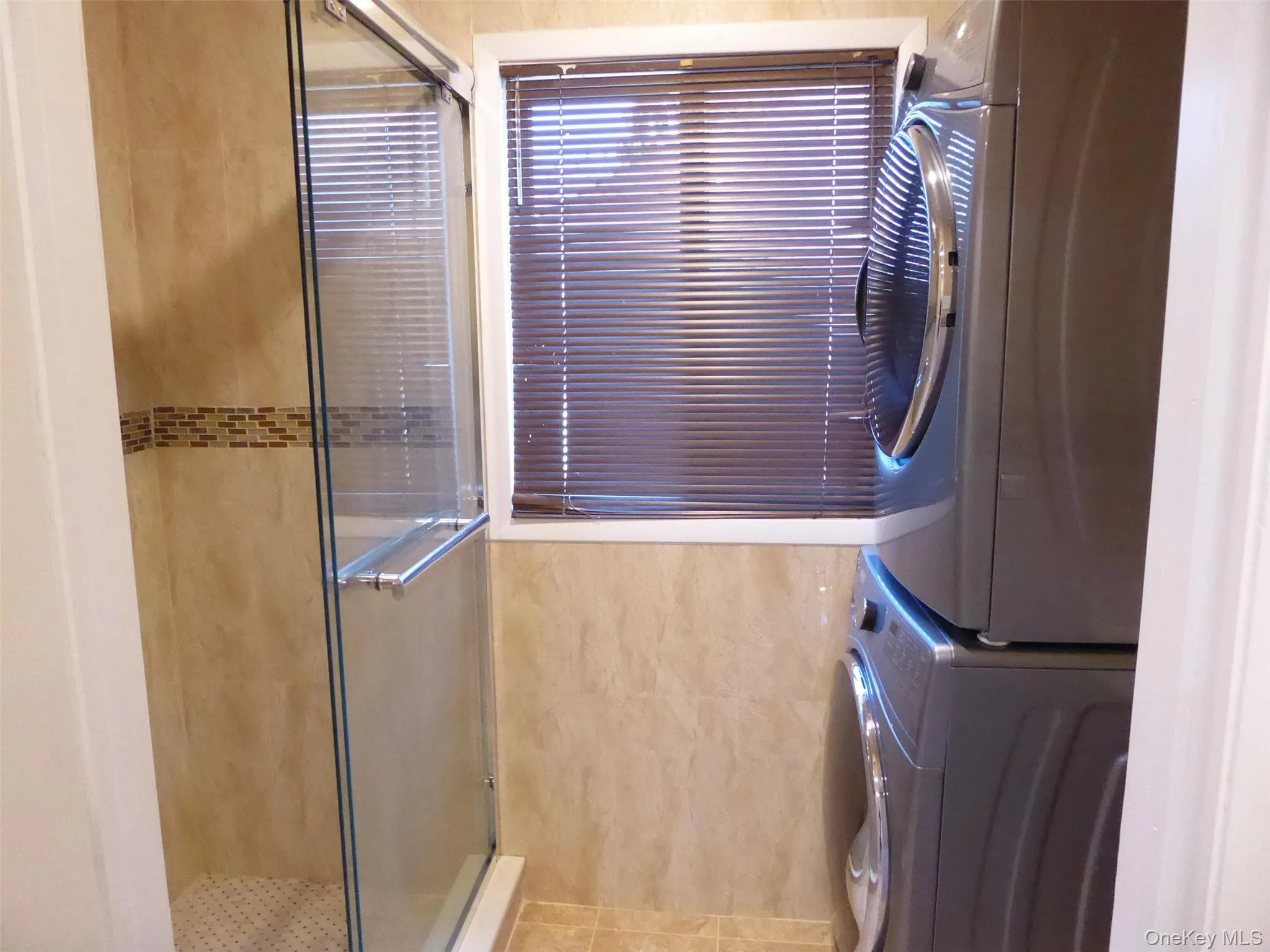 Shower - Laudry Shower - Laudry