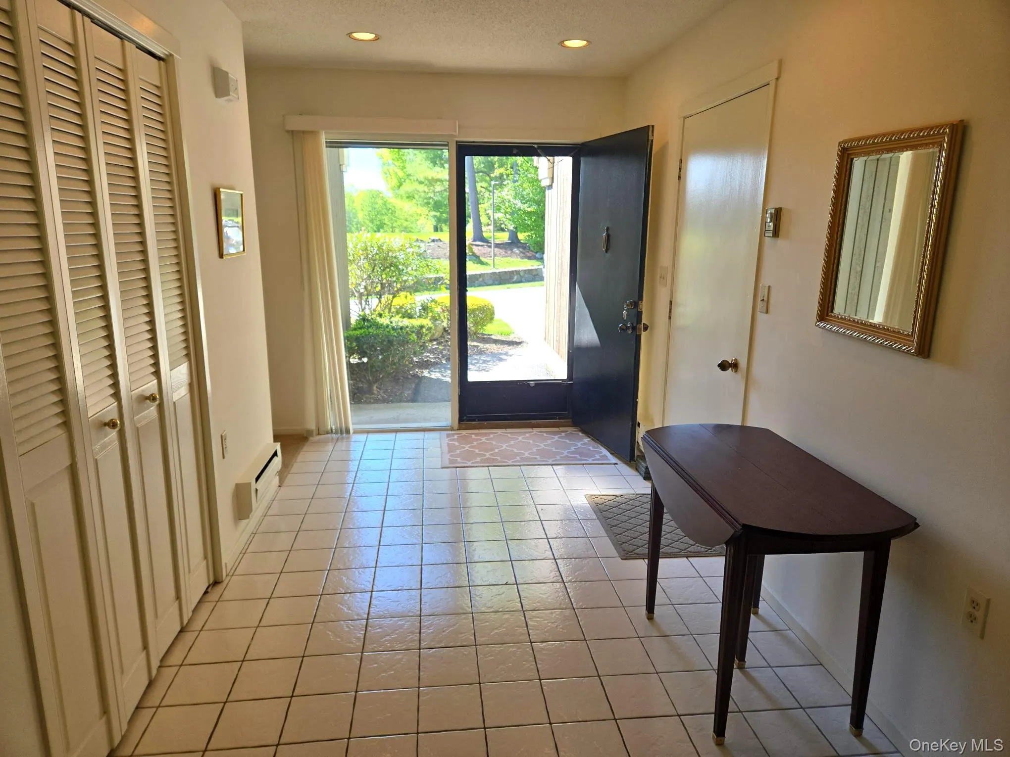 There is a spacious entry foyer. There is a spacious entry foyer.