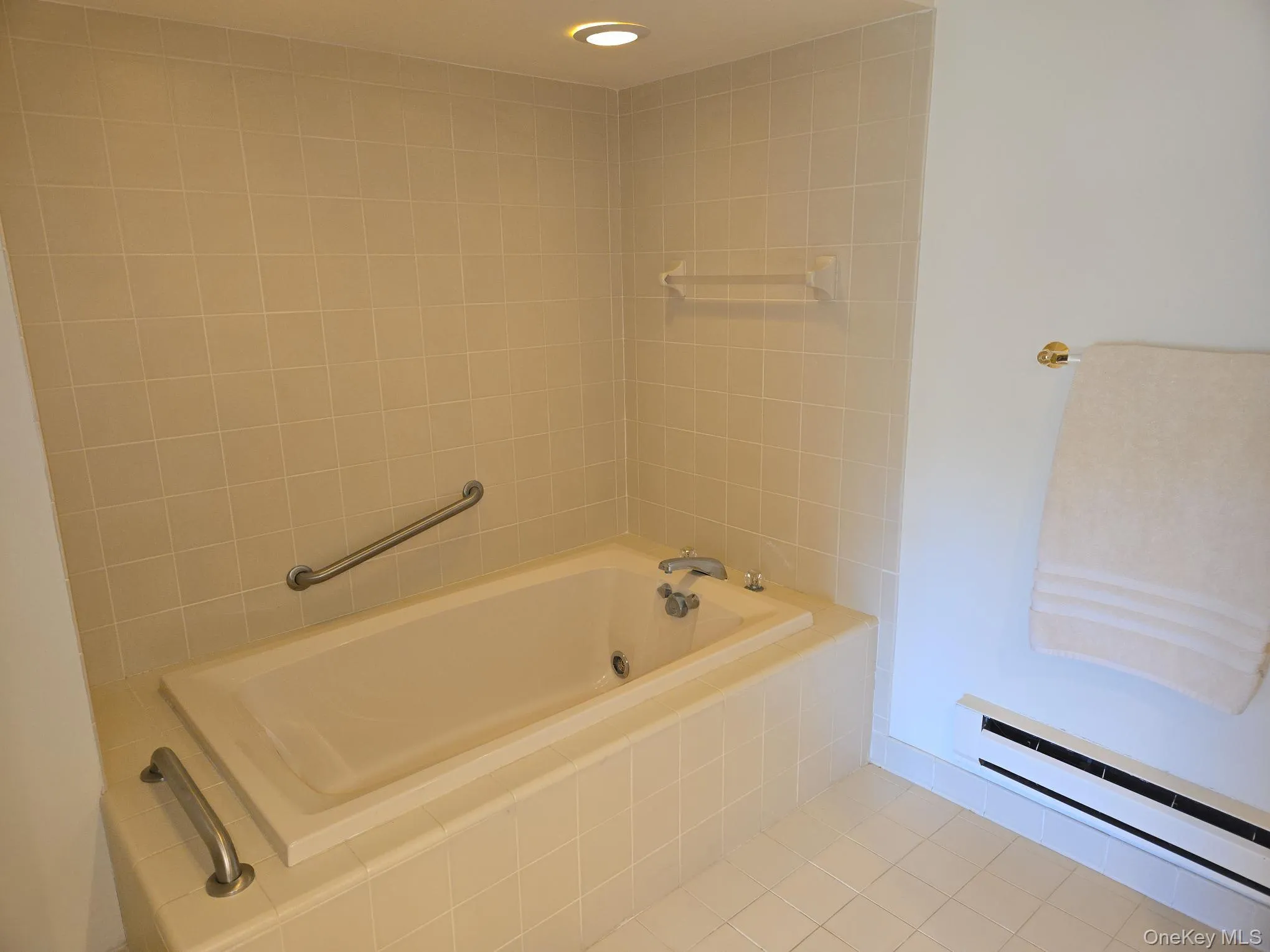 The primary bathroom has a soaking tub. The primary bathroom has a soaking tub.