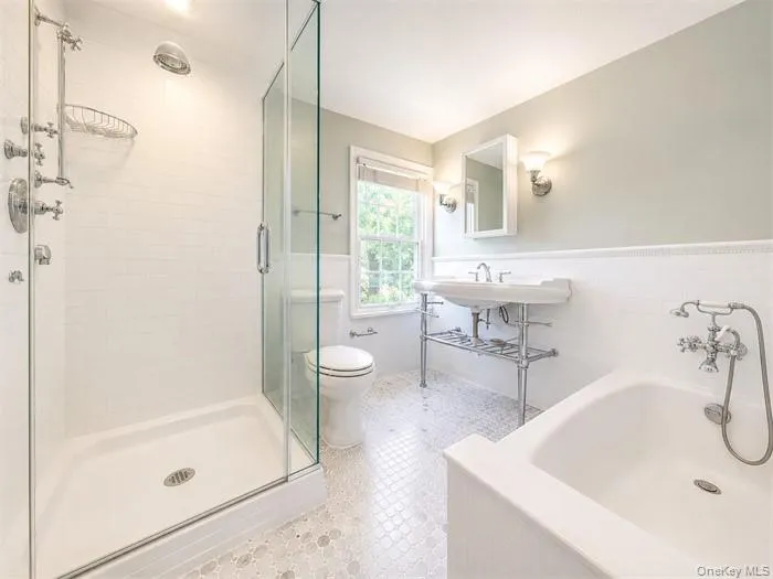 4 Ravine Road, North Hempstead, NY, 4 Bedrooms Bedrooms, 9 Rooms Rooms,2 BathroomsBathrooms,Residential,For Rent,Ravine,0,997833 4 Ravine Road, North Hempstead, NY, 4 Bedrooms Bedrooms, 9 Rooms Rooms,2 BathroomsBathrooms,Residential,For Rent,Ravine,0,997833