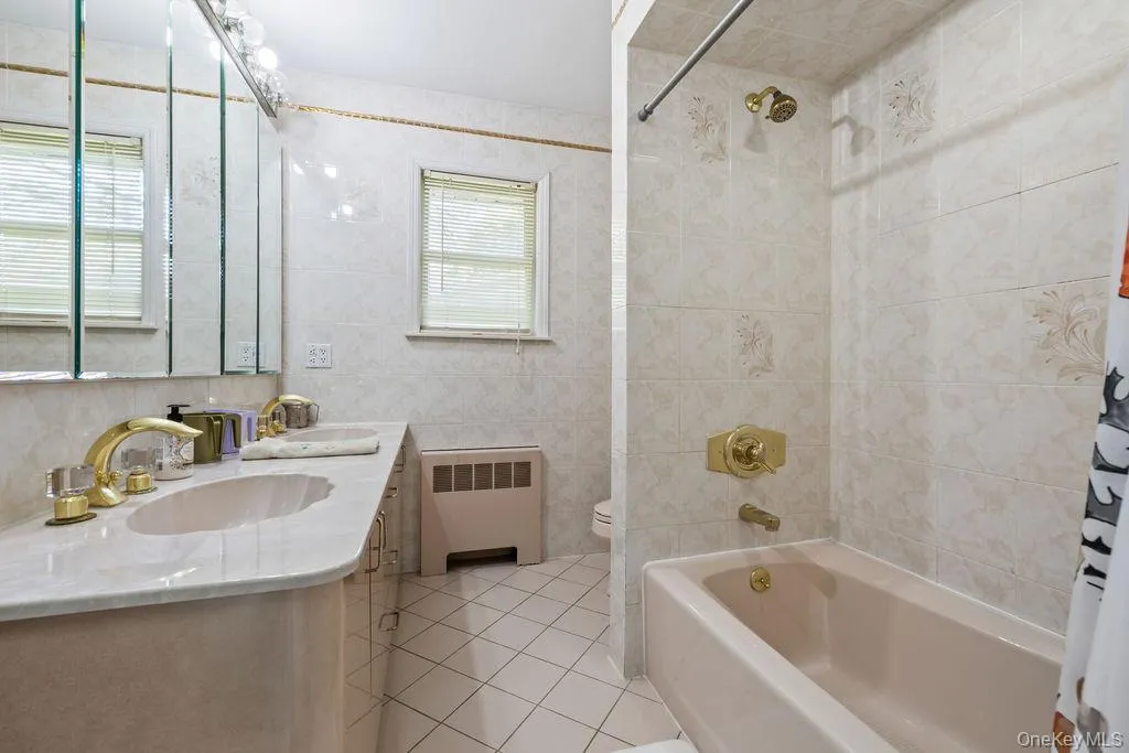 10 Elyise Road, Ramapo, NY, 11 Bedrooms Bedrooms, 24 Rooms Rooms,4 BathroomsBathrooms,Residential Sale,For Rent,Elyise,0,997841 10 Elyise Road, Ramapo, NY, 11 Bedrooms Bedrooms, 24 Rooms Rooms,4 BathroomsBathrooms,Residential Sale,For Rent,Elyise,0,997841
