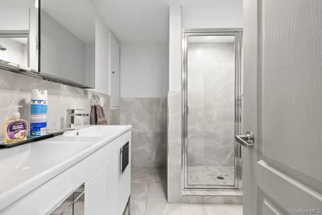 10 Elyise Road, Ramapo, NY, 11 Bedrooms Bedrooms, 24 Rooms Rooms,4 BathroomsBathrooms,Residential Sale,For Rent,Elyise,0,997841 10 Elyise Road, Ramapo, NY, 11 Bedrooms Bedrooms, 24 Rooms Rooms,4 BathroomsBathrooms,Residential Sale,For Rent,Elyise,0,997841
