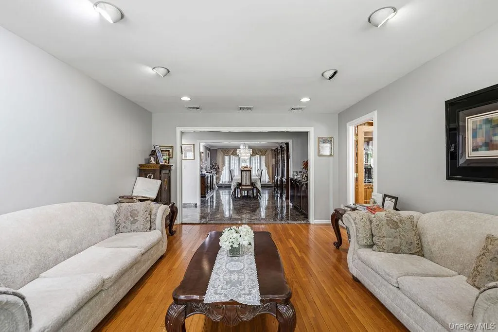 10 Elyise Road, Ramapo, NY, 11 Bedrooms Bedrooms, 24 Rooms Rooms,4 BathroomsBathrooms,Residential Sale,For Rent,Elyise,0,997841 10 Elyise Road, Ramapo, NY, 11 Bedrooms Bedrooms, 24 Rooms Rooms,4 BathroomsBathrooms,Residential Sale,For Rent,Elyise,0,997841
