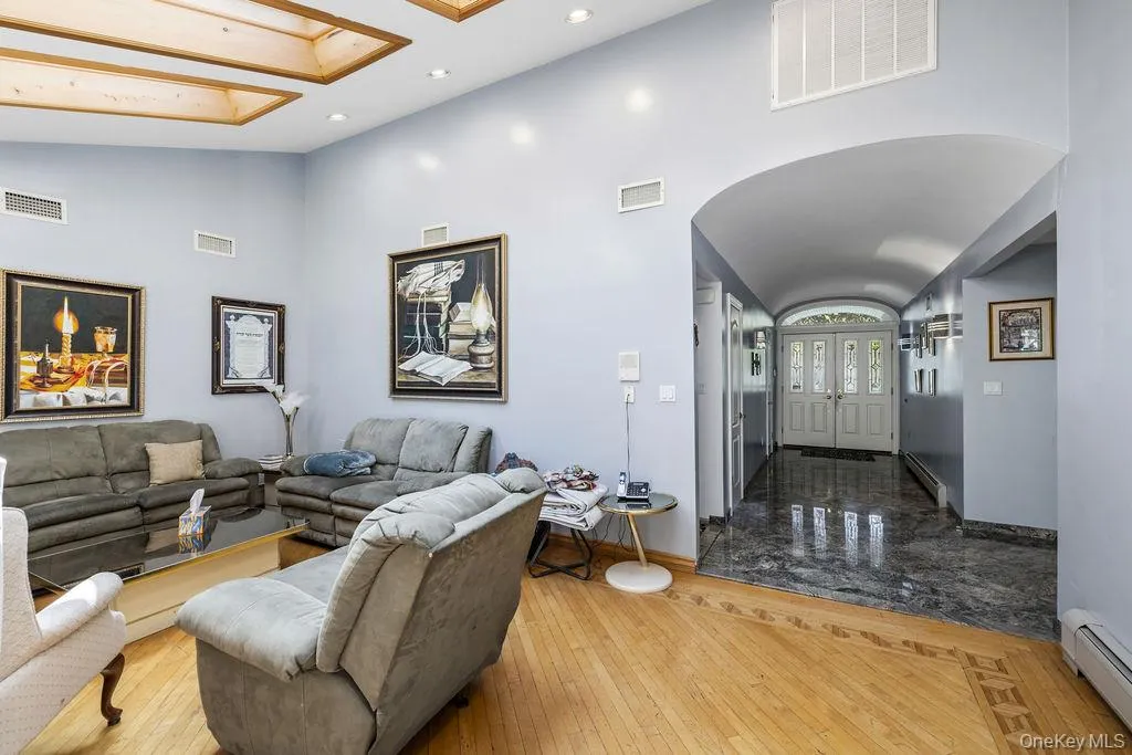 10 Elyise Road, Ramapo, NY, 11 Bedrooms Bedrooms, 24 Rooms Rooms,4 BathroomsBathrooms,Residential Sale,For Rent,Elyise,0,997841 10 Elyise Road, Ramapo, NY, 11 Bedrooms Bedrooms, 24 Rooms Rooms,4 BathroomsBathrooms,Residential Sale,For Rent,Elyise,0,997841