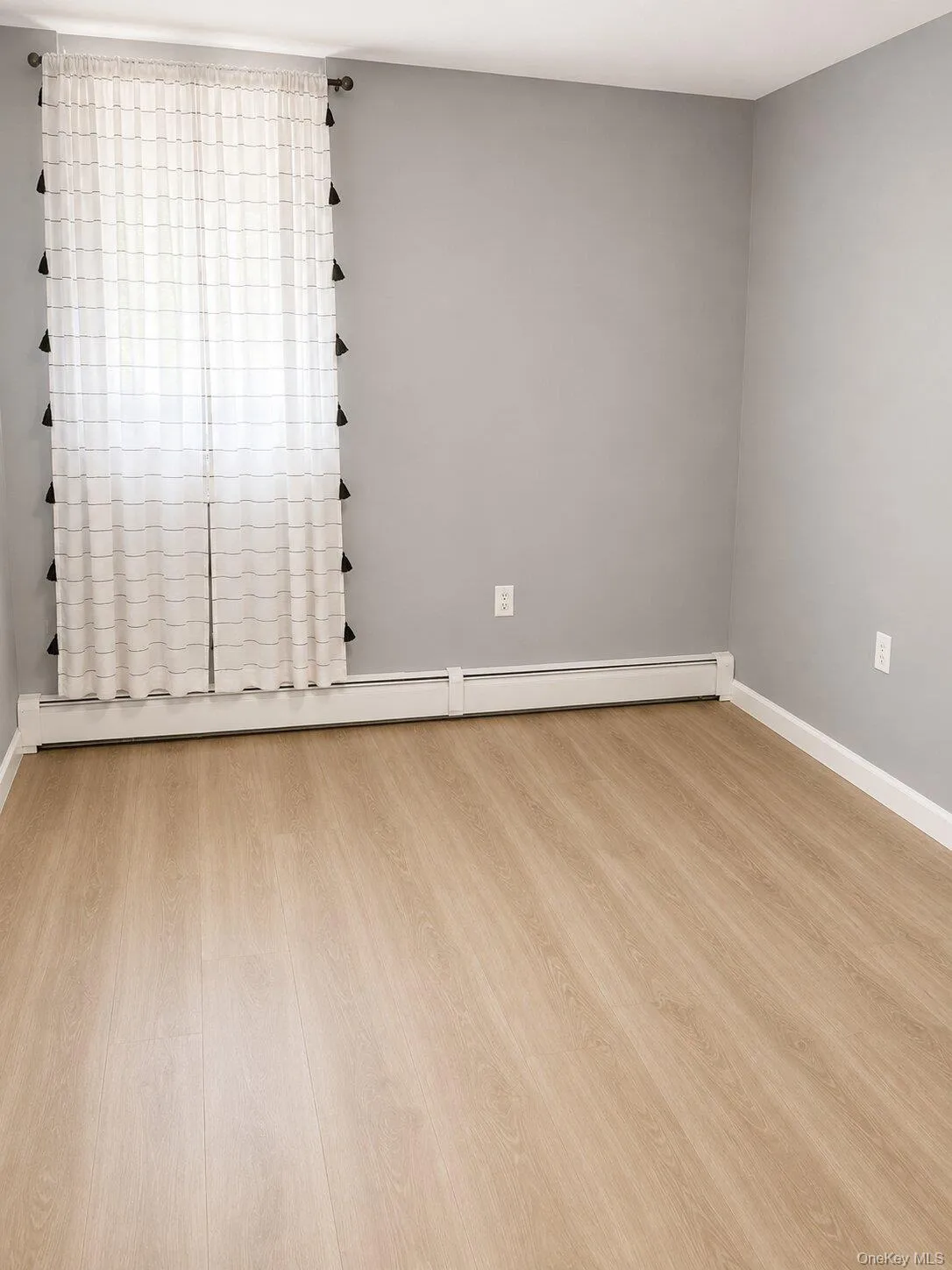 866 Fairmount Place, New York, NY, 2 Bedrooms Bedrooms, 3 Rooms Rooms,1 BathroomBathrooms,Residential Lease,For Rent,Fairmount,0,997842 866 Fairmount Place, New York, NY, 2 Bedrooms Bedrooms, 3 Rooms Rooms,1 BathroomBathrooms,Residential Lease,For Rent,Fairmount,0,997842