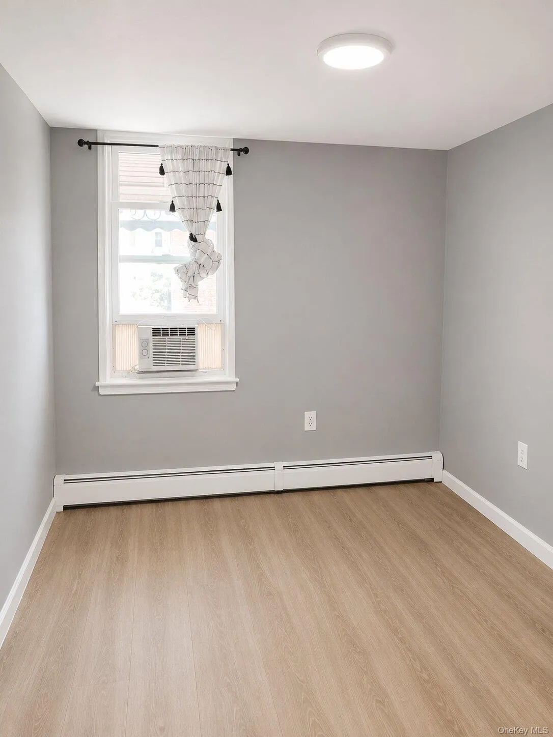 866 Fairmount Place, New York, NY, 2 Bedrooms Bedrooms, 3 Rooms Rooms,1 BathroomBathrooms,Residential Lease,For Rent,Fairmount,0,997842 866 Fairmount Place, New York, NY, 2 Bedrooms Bedrooms, 3 Rooms Rooms,1 BathroomBathrooms,Residential Lease,For Rent,Fairmount,0,997842