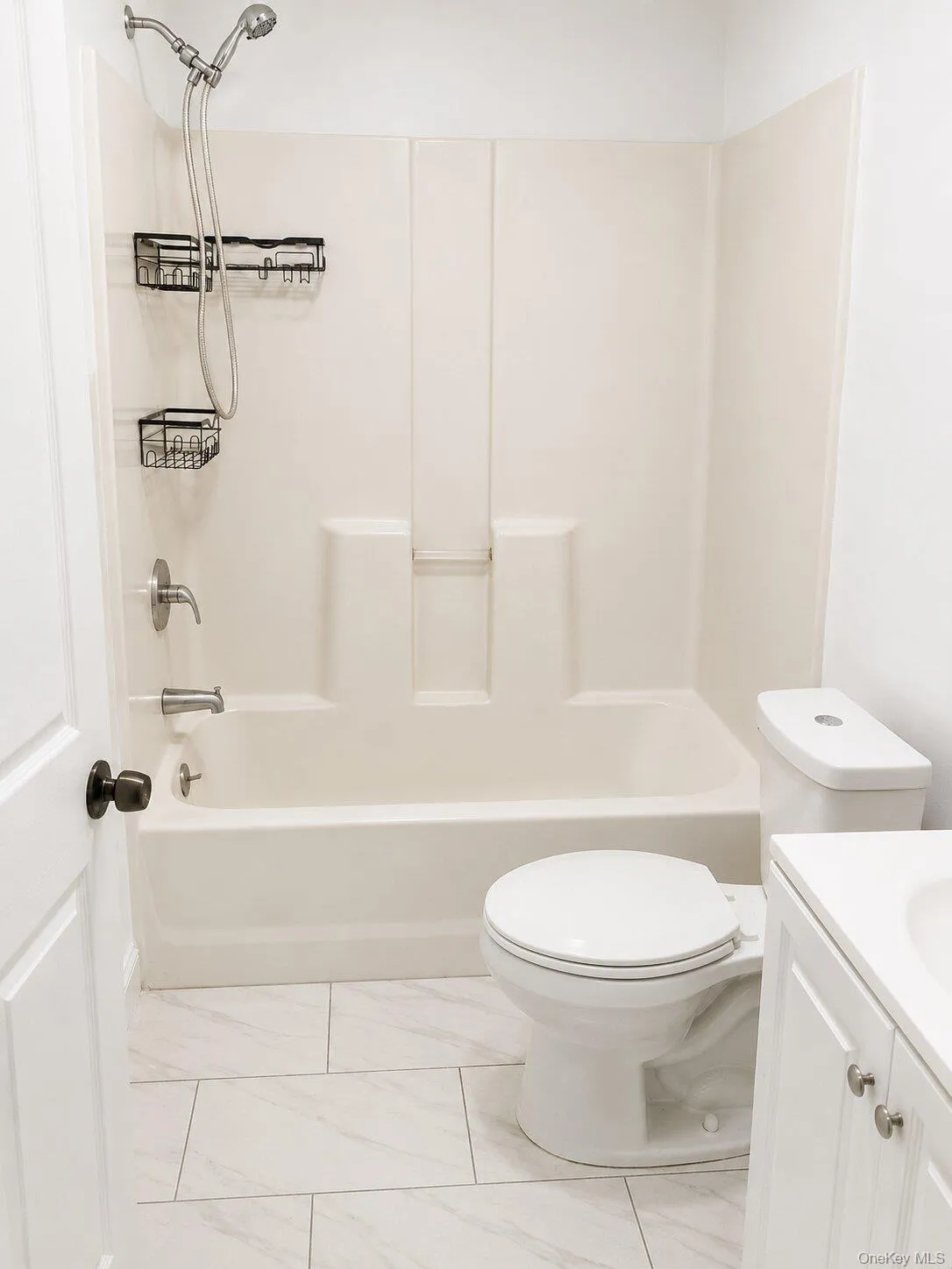 866 Fairmount Place, New York, NY, 2 Bedrooms Bedrooms, 3 Rooms Rooms,1 BathroomBathrooms,Residential Lease,For Rent,Fairmount,0,997842 866 Fairmount Place, New York, NY, 2 Bedrooms Bedrooms, 3 Rooms Rooms,1 BathroomBathrooms,Residential Lease,For Rent,Fairmount,0,997842