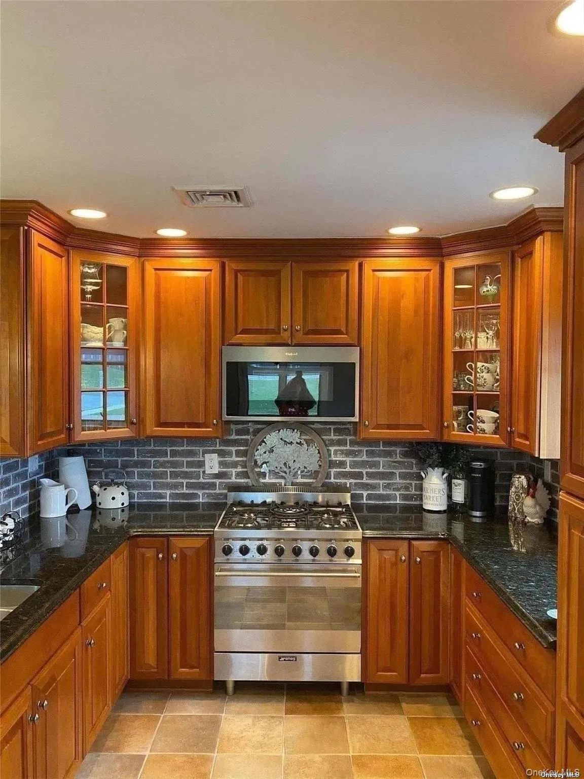137 Acapulco Street, Hempstead, NY, 4 Bedrooms Bedrooms, 10 Rooms Rooms,3 BathroomsBathrooms,Residential Lease,For Rent,Acapulco,0,997857 137 Acapulco Street, Hempstead, NY, 4 Bedrooms Bedrooms, 10 Rooms Rooms,3 BathroomsBathrooms,Residential Lease,For Rent,Acapulco,0,997857