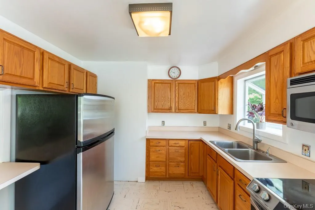 23 Lakeview Drive, Pawling, NY, 4 Bedrooms Bedrooms, 6 Rooms Rooms,2 BathroomsBathrooms,Residential,For Rent,Lakeview,0,997863 23 Lakeview Drive, Pawling, NY, 4 Bedrooms Bedrooms, 6 Rooms Rooms,2 BathroomsBathrooms,Residential,For Rent,Lakeview,0,997863
