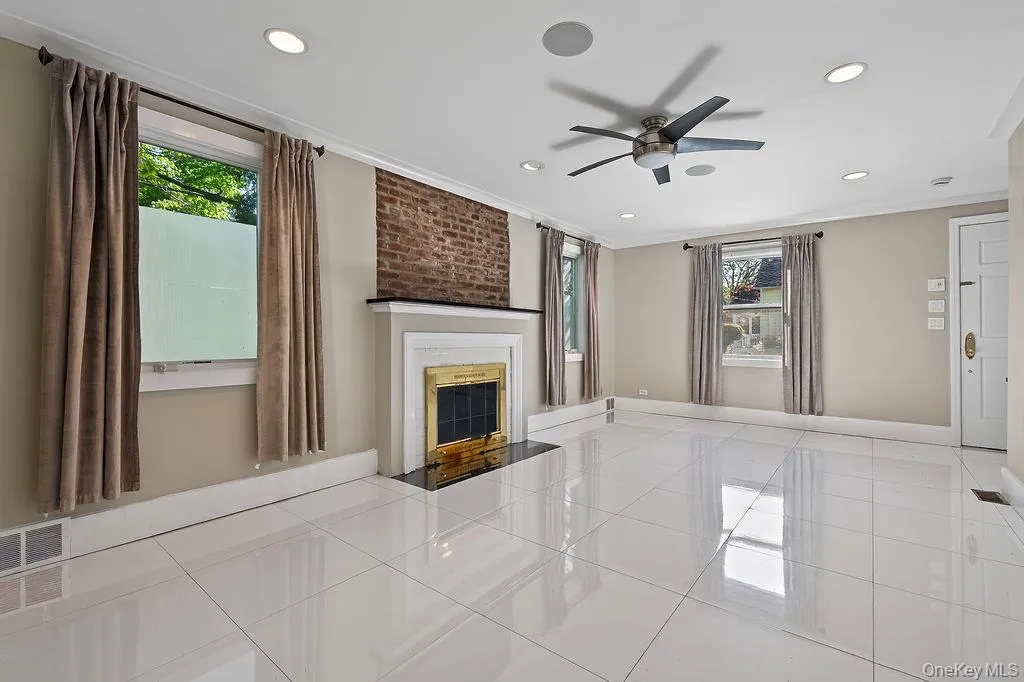 155 White Road, Scarsdale, NY, 3 Bedrooms Bedrooms, 6 Rooms Rooms,1 BathroomBathrooms,Residential Lease,For Rent,White,0,997883 155 White Road, Scarsdale, NY, 3 Bedrooms Bedrooms, 6 Rooms Rooms,1 BathroomBathrooms,Residential Lease,For Rent,White,0,997883