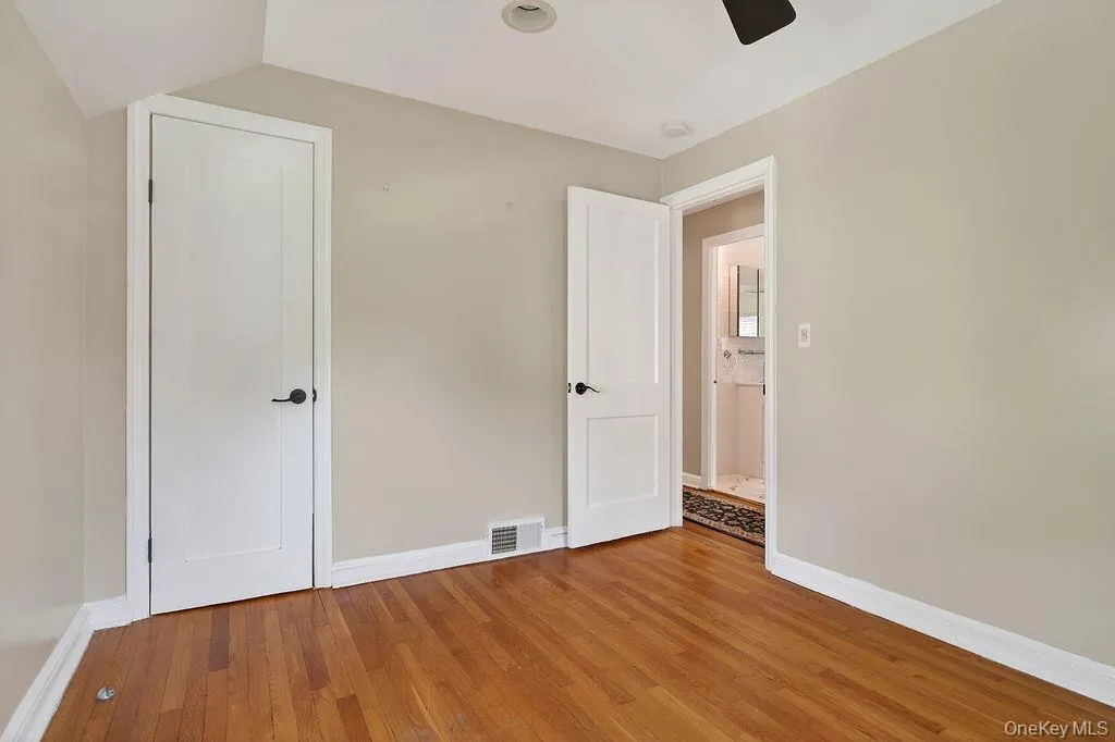 155 White Road, Scarsdale, NY, 3 Bedrooms Bedrooms, 6 Rooms Rooms,1 BathroomBathrooms,Residential Lease,For Rent,White,0,997883 155 White Road, Scarsdale, NY, 3 Bedrooms Bedrooms, 6 Rooms Rooms,1 BathroomBathrooms,Residential Lease,For Rent,White,0,997883