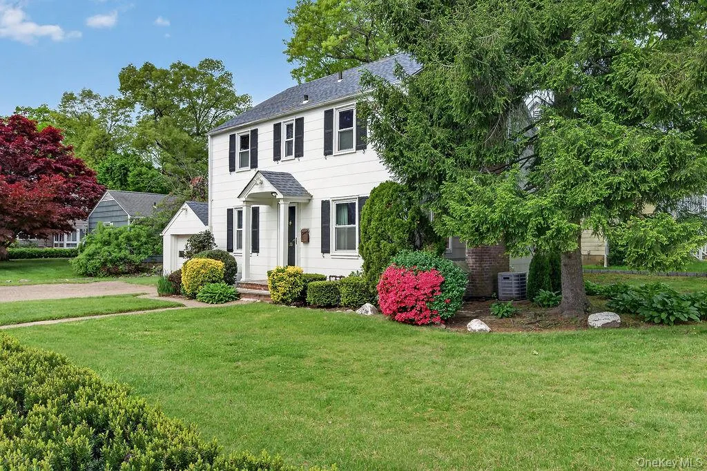 155 White Road, Scarsdale, NY, 3 Bedrooms Bedrooms, 6 Rooms Rooms,1 BathroomBathrooms,Residential Lease,For Rent,White,0,997883 155 White Road, Scarsdale, NY, 3 Bedrooms Bedrooms, 6 Rooms Rooms,1 BathroomBathrooms,Residential Lease,For Rent,White,0,997883