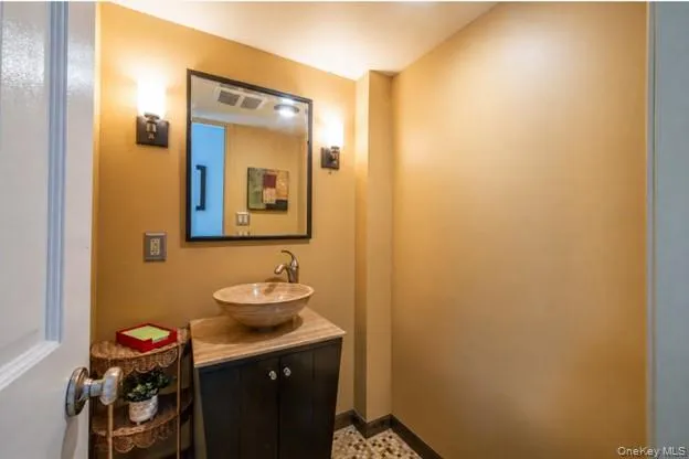 1 Lynns Way, New Rochelle, NY, 3 Bedrooms Bedrooms, 7 Rooms Rooms,2 BathroomsBathrooms,Residential,For Rent,Lynns,0,997891 1 Lynns Way, New Rochelle, NY, 3 Bedrooms Bedrooms, 7 Rooms Rooms,2 BathroomsBathrooms,Residential,For Rent,Lynns,0,997891