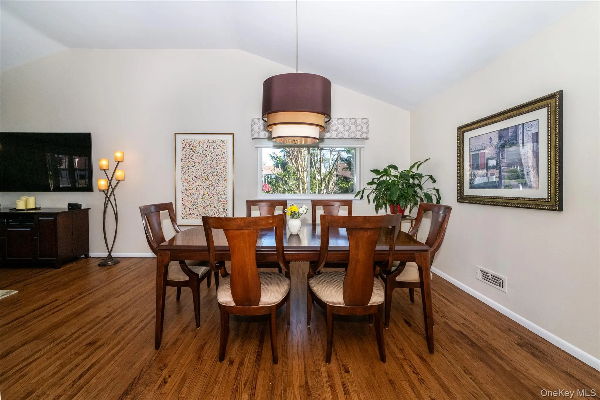 1 Lynns Way, New Rochelle, NY, 3 Bedrooms Bedrooms, 7 Rooms Rooms,2 BathroomsBathrooms,Residential,For Rent,Lynns,0,997891 1 Lynns Way, New Rochelle, NY, 3 Bedrooms Bedrooms, 7 Rooms Rooms,2 BathroomsBathrooms,Residential,For Rent,Lynns,0,997891