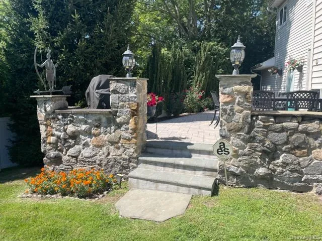 1 Lynns Way, New Rochelle, NY, 3 Bedrooms Bedrooms, 7 Rooms Rooms,2 BathroomsBathrooms,Residential,For Rent,Lynns,0,997891 1 Lynns Way, New Rochelle, NY, 3 Bedrooms Bedrooms, 7 Rooms Rooms,2 BathroomsBathrooms,Residential,For Rent,Lynns,0,997891