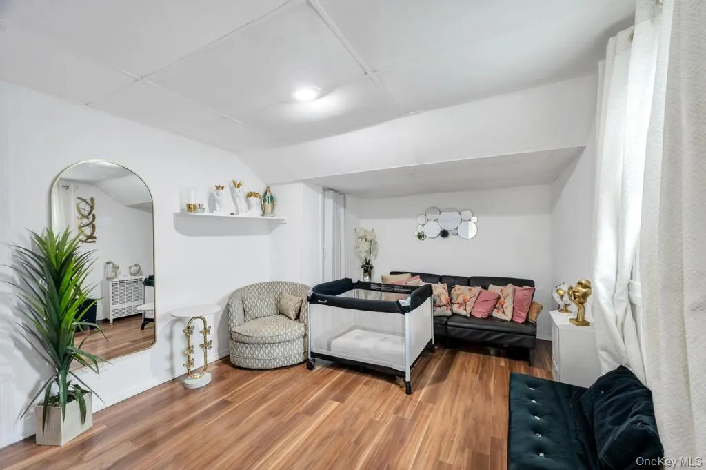 32 Beverly Street, Islip, NY, 5 Bedrooms Bedrooms, 12 Rooms Rooms,3 BathroomsBathrooms,Residential,For Rent,Beverly,0,997895 32 Beverly Street, Islip, NY, 5 Bedrooms Bedrooms, 12 Rooms Rooms,3 BathroomsBathrooms,Residential,For Rent,Beverly,0,997895